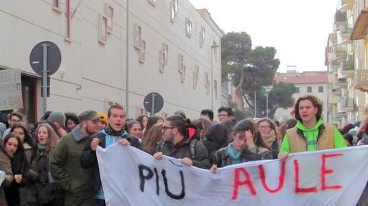 Enriques, nessuna soluzione si va avanti con un pasticcio