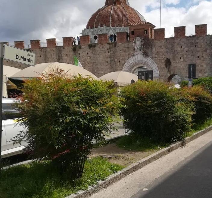 Ancora furti tra le bancarelle «Mancano i rimedi promessi»