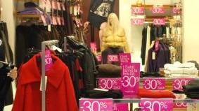 Saldi al via nei negozi