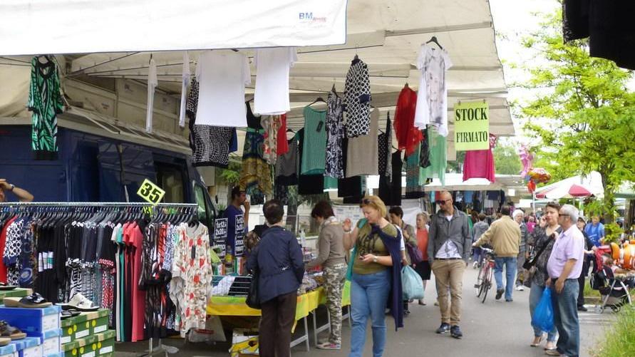 Fatto in Italia: il mercatino apre i suoi banchi in via IX Gennaio