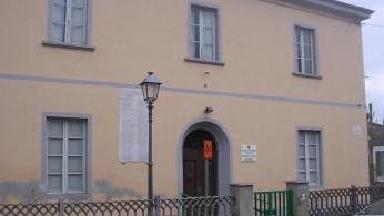 L’entrata principale della ex scuola media