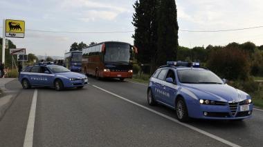 <b>CONTROLLI.</b> Della polizia in un derby di due anni fa