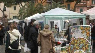 Il mercatino cambia data e l'Ascom protesta col Comune