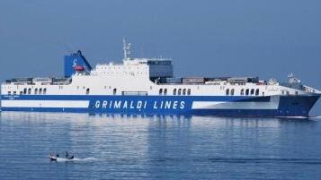 Il cargo della Grimaldi che ha perso il carico al largo della Gorgona