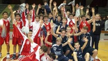 <b>FESTA. </b>Le due squadre under 13 finaliste
