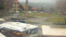 <b>WEBCAM.</b> L’immagine della telecamera del Comune puntata sulla piazza. Da qui in molti salutano i parenti che vivono al di là dell’oceano