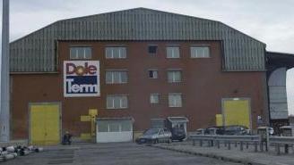 Una veduta del magazzino ex Dole al Terminal Alto fondale