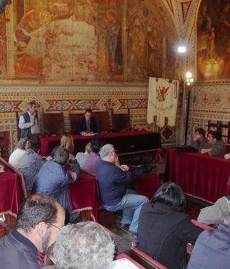Dipendenti comunali in stato di agitazione a Palazzo dei Priori       