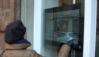 Un "tocco" e il turista è informato