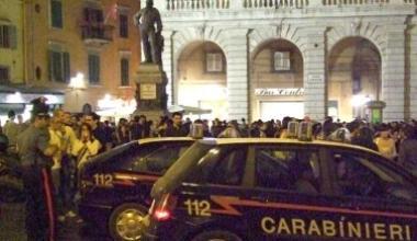 Sequestrano un tunisino, lo picchiano e gli staccano un orecchio con un morso