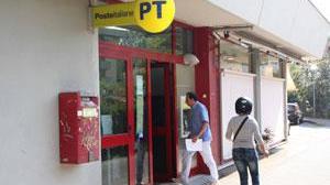 Rapina alle Poste, 70mila euro il bottino