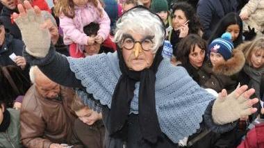 La befana sarà protagonista della festa Consap al Twiga
