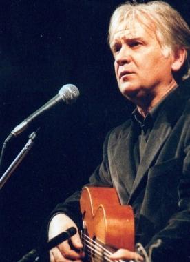 <b>AL CIRCOLO ARCI</b> suona il cantautore Mauro Chechi 