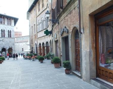 <b>VIA BADII</b> &egrave; sottoposta a lavori di riqualificazione 