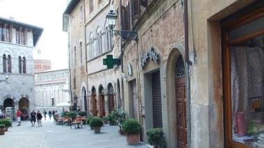<b>VIA BADII</b> è sottoposta a lavori di riqualificazione