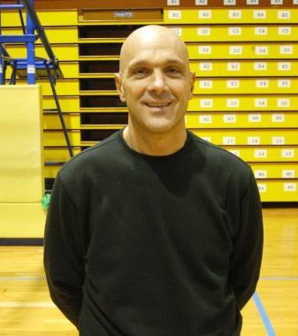 Il coach Luca Martini e, a destra Binelli   