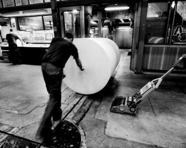 Una notte al "Tirreno" nelle foto di Lucarelli