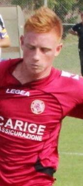 <b>    CLASSE 1993. </b>Il centro- campista Federico Serri    