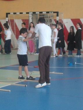 Lezioni di ginnastica a scuola  