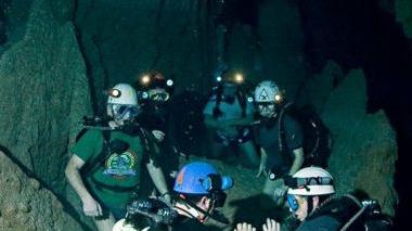 Appassionati di diving durante un’immersione a Grotta Giusti