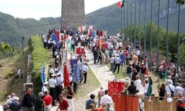 Una cerimonia commemorativa a SantAnna di Stazzema 