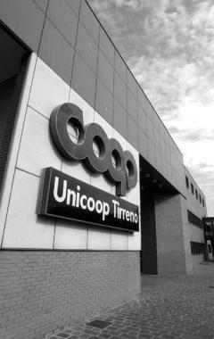 La sede dellUnicoop Tirreno a Riotorto 