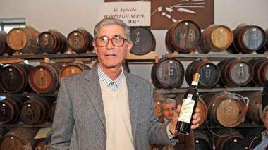 Vin santo sullo smartphone per promuoverlo in rete