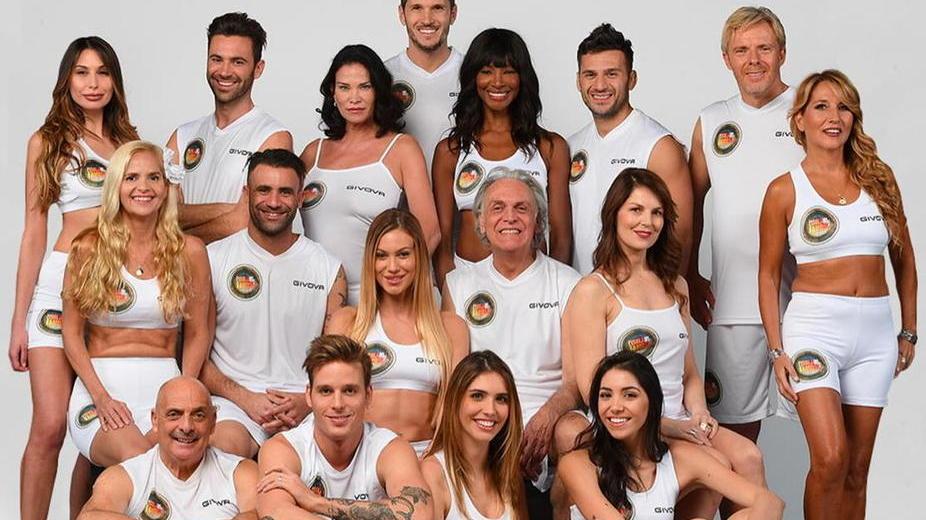 Alla Capannina di Forte dei Marmi sbarcano i naufraghi dell’Isola per la Notte del Cuore