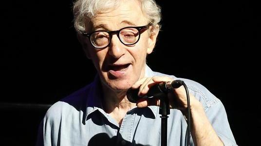 Porte in faccia a Woody Allen: nessuno pubblica più i suoi libri