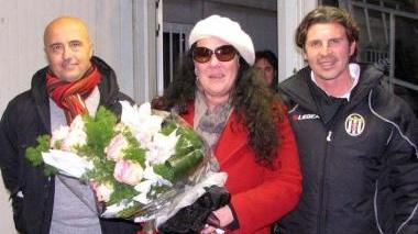 I dirigenti bianconeri con la mamma di Alessandro Balloni, Susanna