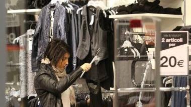 Acquisti coi saldi ai Gigli