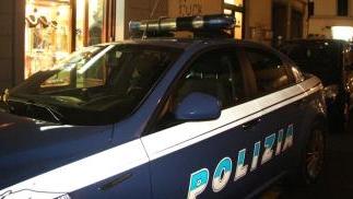 In via Reggiana è intervenuta una volante della polizia