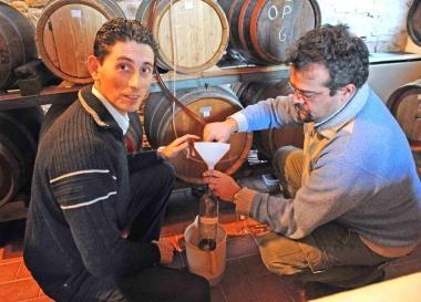 Lapertura dei carratelli allazienda Marini 