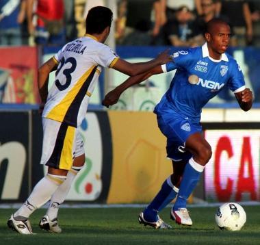 Nicolao Dumitru in azione durante la gara dandata contro la Juve Stabia 
