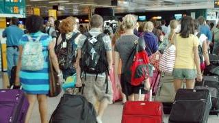 I nostri figli pronti a fare le valigie