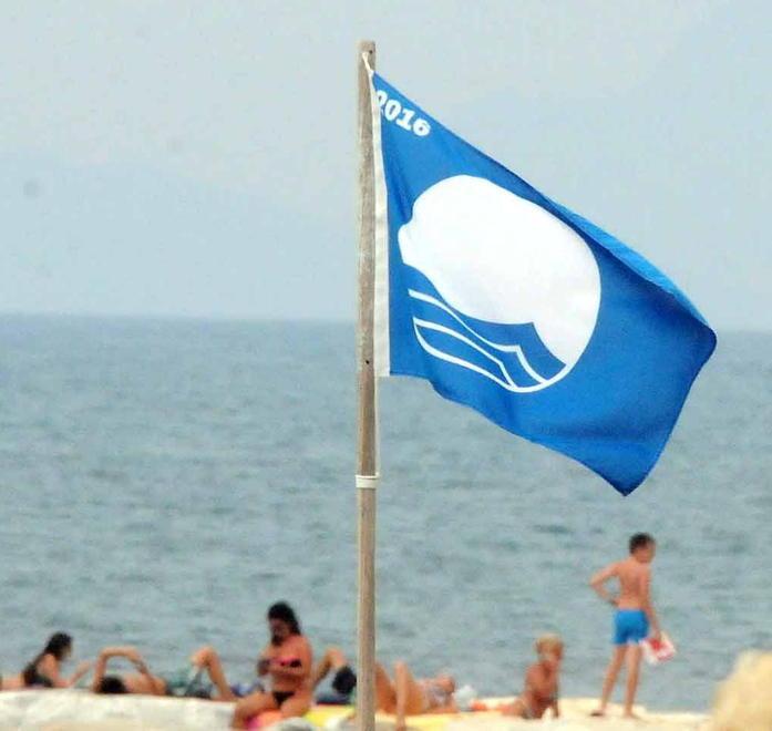 Sventola ancora la Bandiera Blu su tutto il litorale di Massa