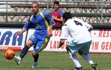 Sopra: Giovinco in azione e a sinistra un momento di gioco di Vannucci         