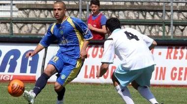 Sopra: Giovinco in azione e a sinistra un momento di gioco di Vannucci