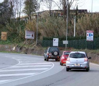 Certelloni pubblicitari a Montignoso  