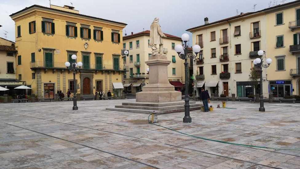 La nuova piazza è pronta ma l’inaugurazione è rinviata