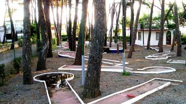Il minigolf nella pineta Marradi a Castiglioncello