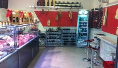 A Gavinana i saldi arrivano anche in una macelleria 