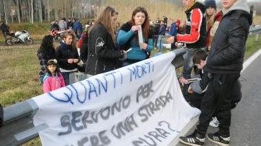 La manifestazione dei ragazzi a Montuolo in ricordo di Fabio Gaglianese