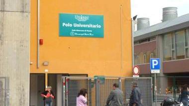L’ingresso del Polo universitario in via Pertini Previsti lavori nel corso di quest’anno