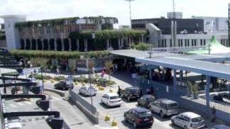 L’esterno dell’aeroporto Galilei, scalo che sta affrontando una forte espansione