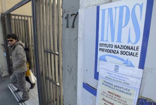 L'Inps scrive a chi riscuote la pensione in contanti 
