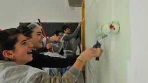 Aule di mille colori contro i vandali a scuola 