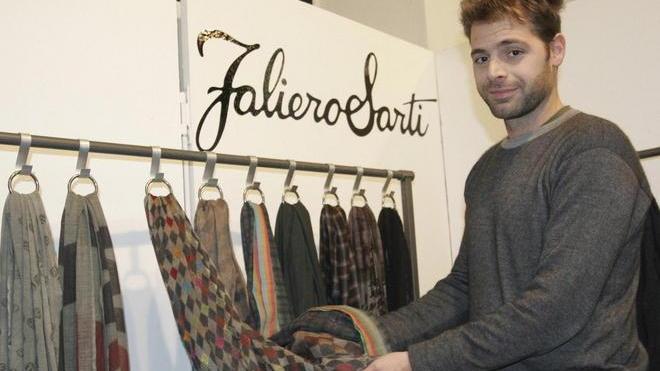 I foulard di Faliero Sarti volano in Giappone