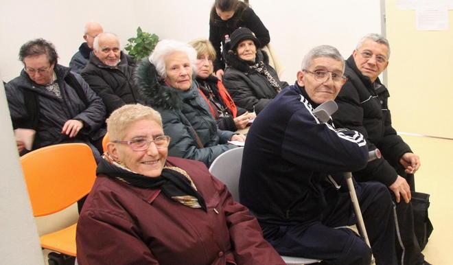 File lunghissime al Cup arrivano i carabinieri 