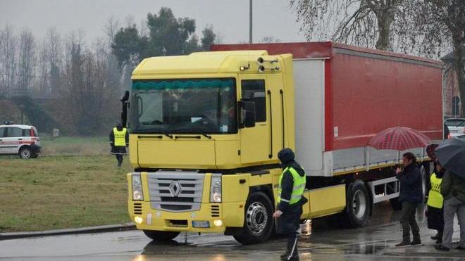 Viale Europa, non si tocca l’ordinanza di divieto ai tir